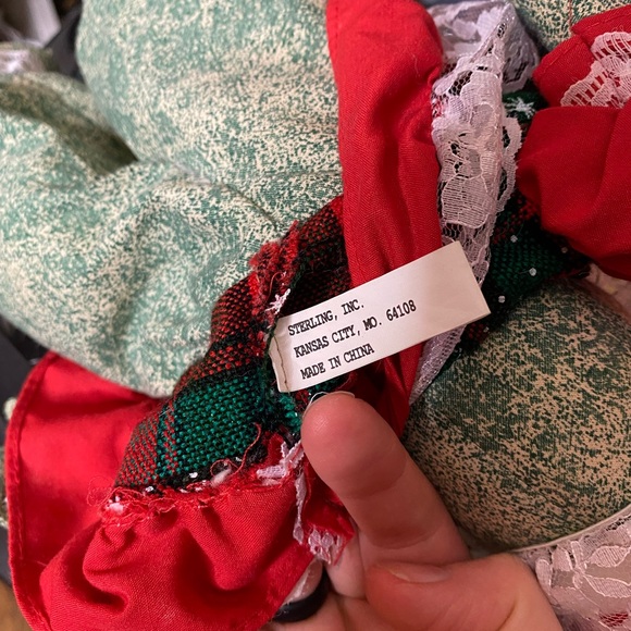 Vintage Christmas frog plush - Picture 5 of 6